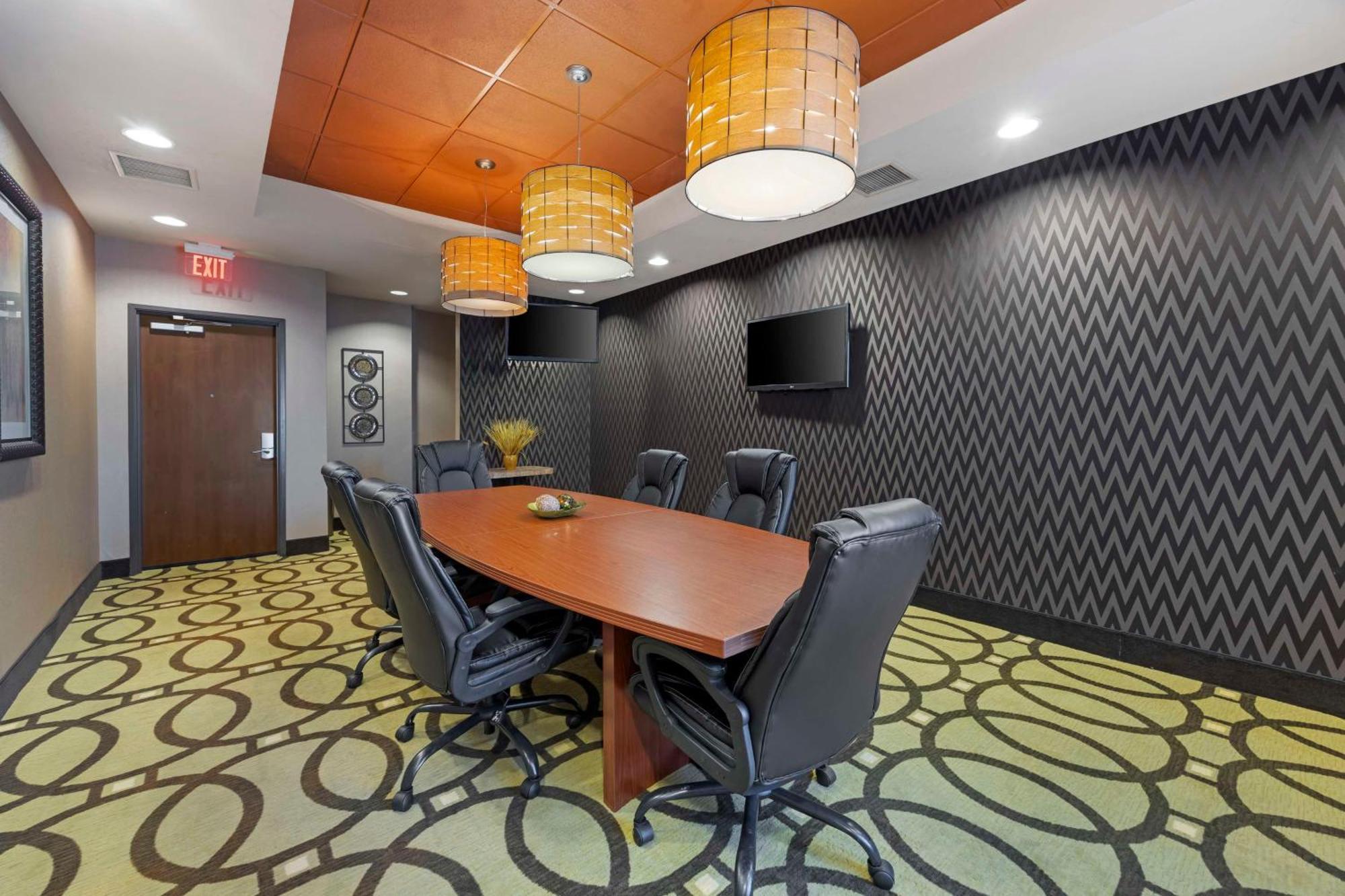 Best Western Plus Tupelo Inn & Suites Экстерьер фото