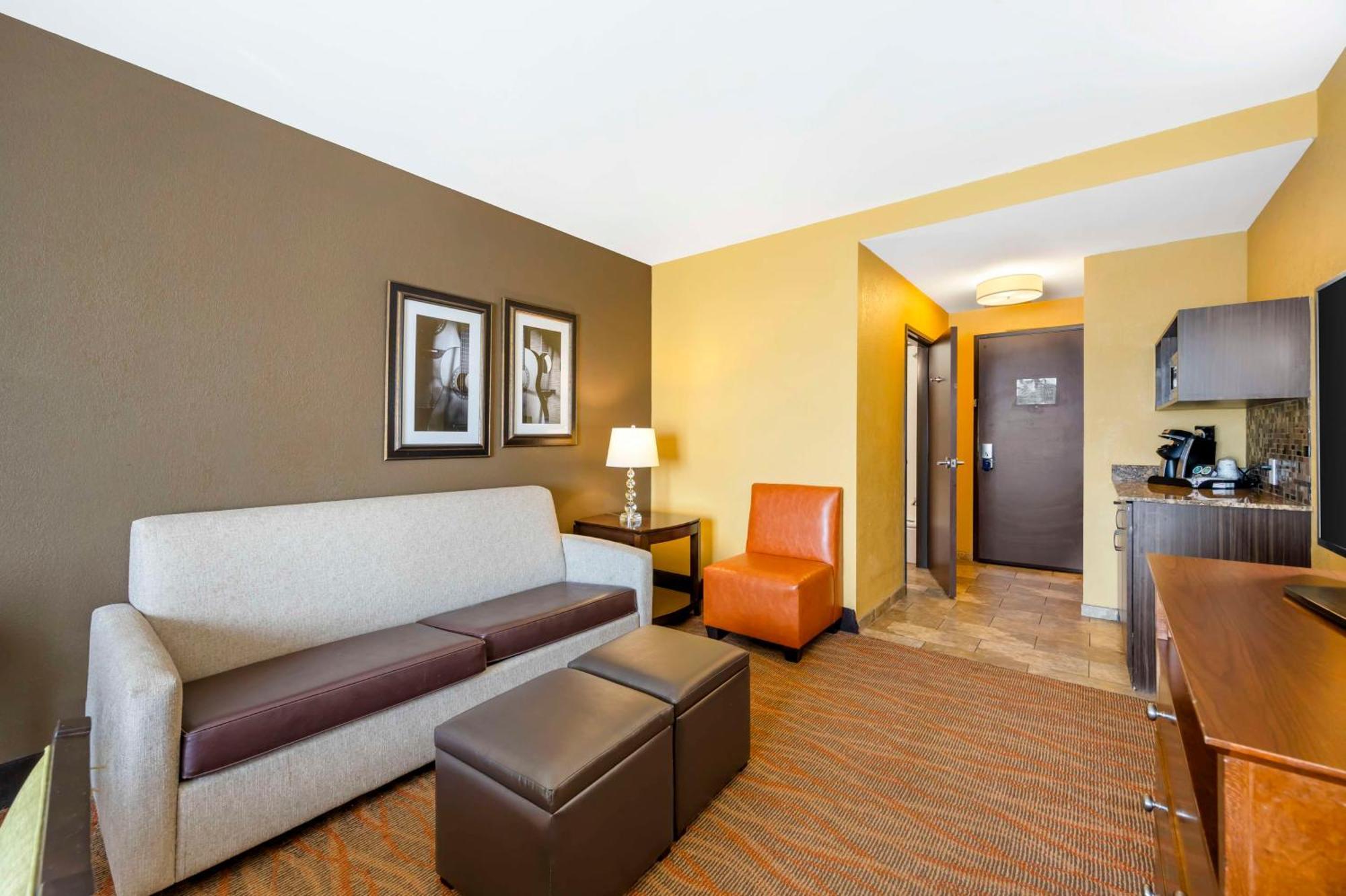Best Western Plus Tupelo Inn & Suites Экстерьер фото