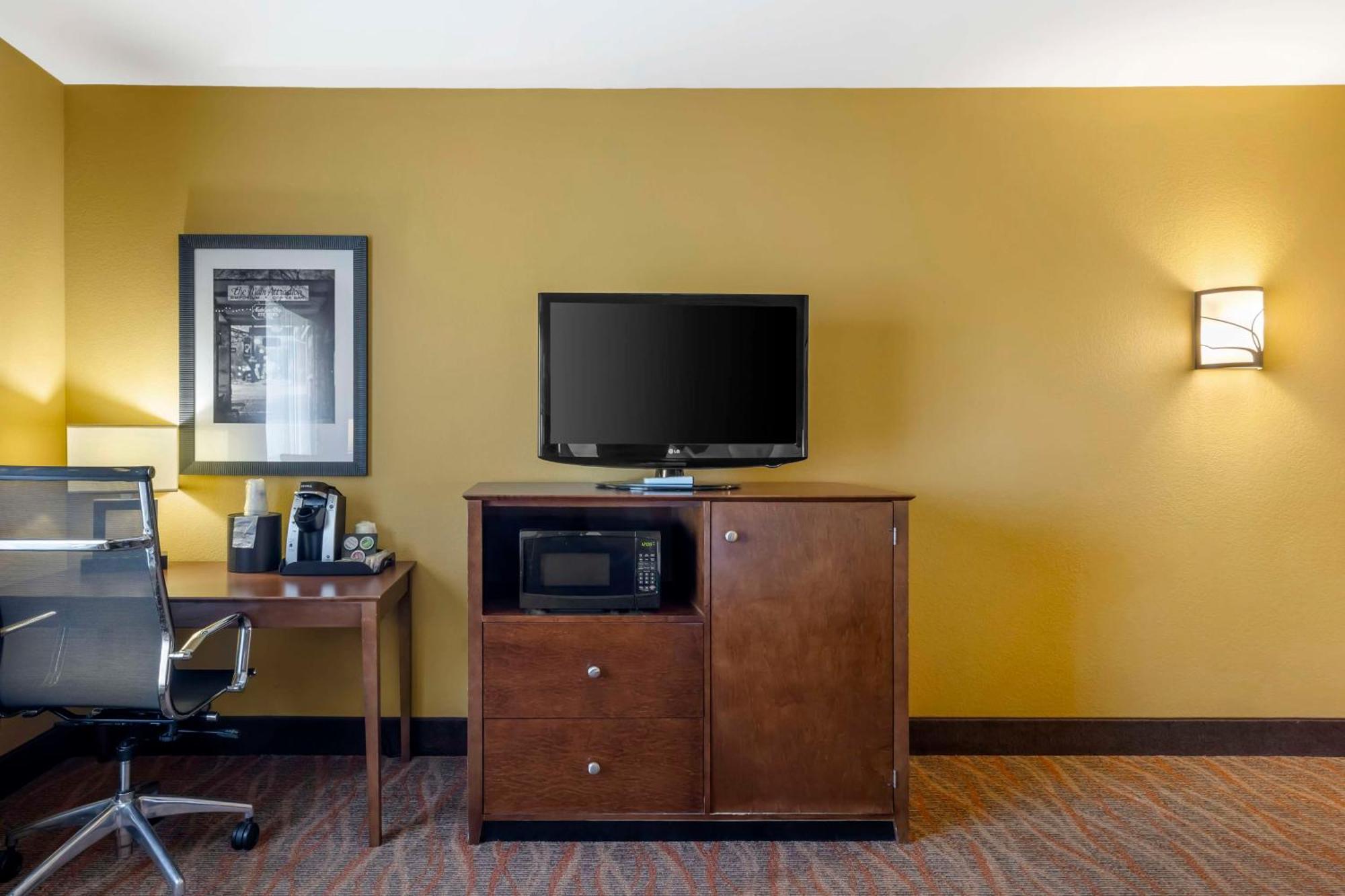 Best Western Plus Tupelo Inn & Suites Экстерьер фото