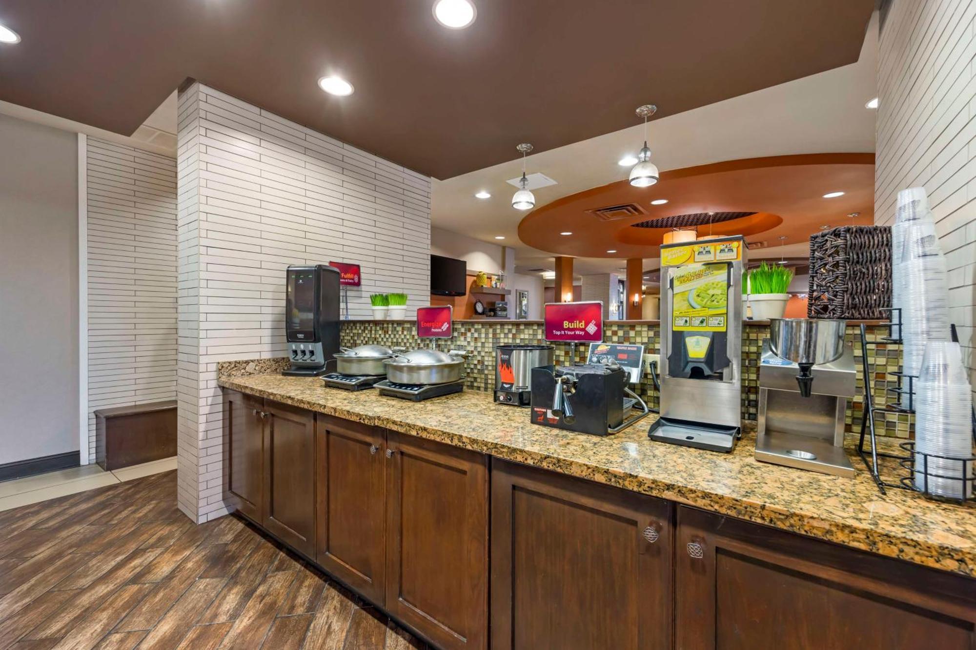Best Western Plus Tupelo Inn & Suites Экстерьер фото